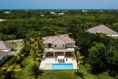 Image de Belle maison neuve avec vue sur le golf