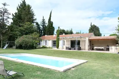 Image de Location vacances maison piscine Mouries Ls1-343