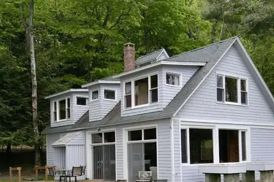 Image de Cottage spécial face au lac en juin