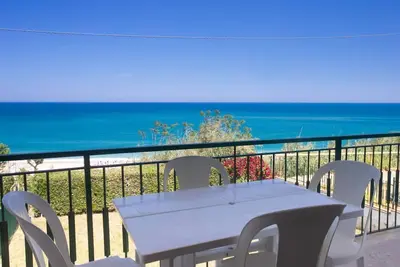 Image de N128 - Numana, three-room apartment with sea view 200mt from the beach