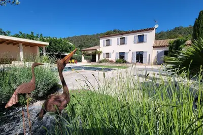 Image de Charmante provençale de 120m2 avec piscine au calme.