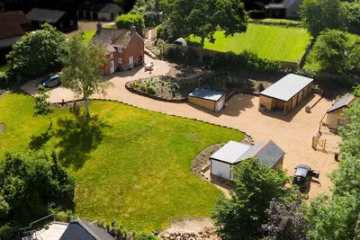 Nouveau 20% de réduction! Cottage dans le parc national de New Forest avec bain à remous de luxe pour 6 personnes