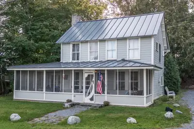 Image de Beau camp au bord du lac - The Boat House
