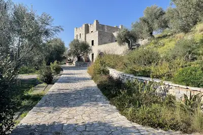 Image de Maison en pierre à Gythio, Mani | Liopetra