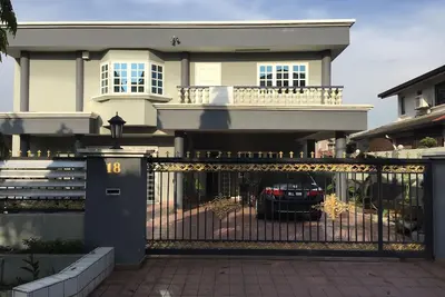 Image de 6 Br Bungalow Jl 222