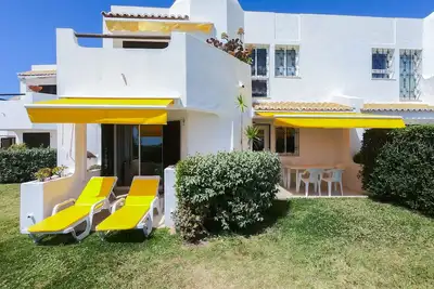 Image de Appartement 1 chambre avec accès direct à la plage. Avec vue mer et piscine.