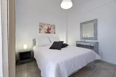 Image de Appartements Akrotiri avec vue sur la caldeira et le volcan 1