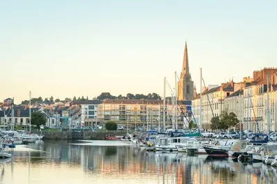 Image de Nouveau Beau T3 - 5 couchages - plein coeur de ville Redon rue piétonne