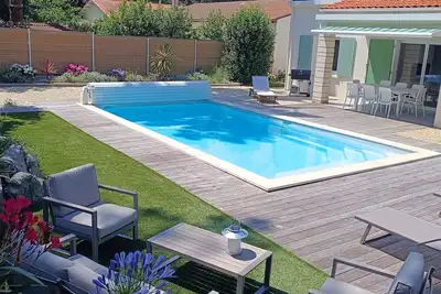 Image de maison individuelle Ronce Les Bains piscine chauffée et Wifi