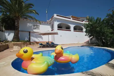 Image de Maison de la plage, piscine privée, air conditionné, lave-vaisselle, quartier ca