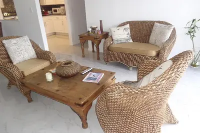 Image de 5 Minutes De La Plage Nouvellement Apt 2 Chambres 2 Salles De Bains