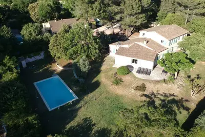 Image de Mas avec piscine en Provence 6 - 11 personnes