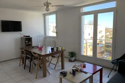 Image de F5 quartier calme Ă 3 minutes du centre ville