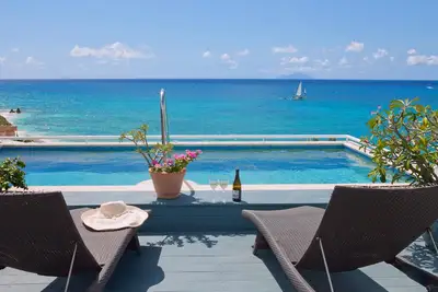Image de Buttermoon: Carte postale escapade parfaite! Villa de luxe de 4 étages et piscine