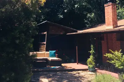 Image de Chalet de montagne près de Russian River, randonnées pédestres et du centre-ville, amis et famille