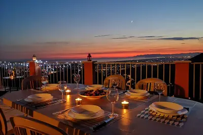 Image de Maison avec terrasse panoramique et vue sur la mer dans un ancien village (jusqu'à 8 personnes)