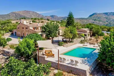 Image de Maison en pierre avec vue sur la mer dans une propriété du 18ème siècle