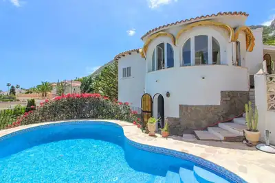 Image de Villa avec vue sur la mer et piscine privée. Mar0702