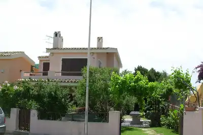 Image de Appartement rez de chaussée avec jardin à quelques pas de la plage de Simius.