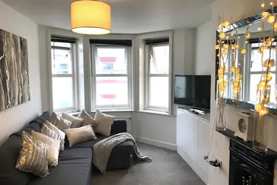 Image de Appartement 2 chambres récemment rénové - 5 min à pied de la plage / Bic