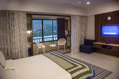 Image de Studio de luxe avec vue sur le lac Lavasa