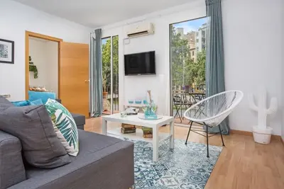 Image de Bright Apt near Sagrada Familia for 8 people