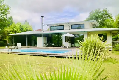 Image de Villa d 'architectecte 180m2 style californien, piscine chauffée et terrasses