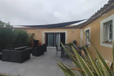 Image de Villa cosy au coeur du village, climatisé parfait pour des vacances en famille.