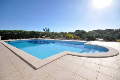 Image de Top! Chauffage et climatisation - villa avec piscine sur un grand terrain dans un endroit calme