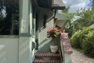 Image de 3 chambres / 2 salles de bain haut de gamme patio maison au centre-ville de Mount Dora