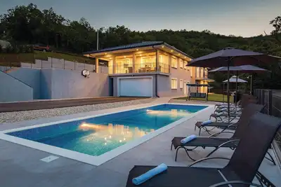 Image de Superbe maison à Bregi avec sauna