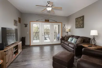 Image de Branson Shores Resort - Magnifique 3 chambres, 2 Condo au bord du lac Bath!