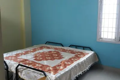 Image de 3 Chambres ENTIÈREMENT Plat Pour Un SÉJOUR Mignon Et Propre