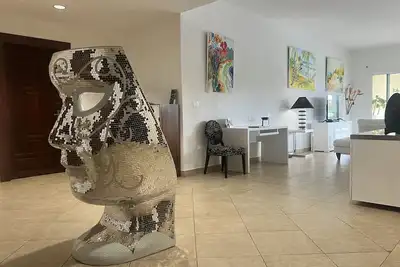 Image de Superbe vue sur la marina contemporaine 5 * Savana @ Porto Cupecoy