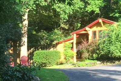 Image de Pet friendly chalet d'une chambre à moins de 10 min à pied du centre-ville