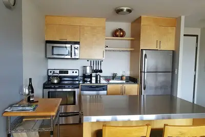 Image de Condo au centre-ville avec stationnement gratuit