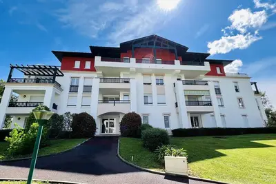 Image de Appartement T3 avec Terrasse et Piscine, 4 Couchages, Proche Centre-Ville - Cambo-les-Bains