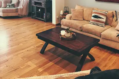 Image de house est parfaitement situé pour votre voyage d'affaires ou votre escapade d'un week-end ou plus.