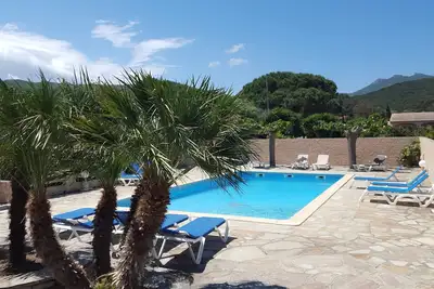 Image de Loc. en F2- F3 près de la plage, du port de plaisance, du sentier des douaniers