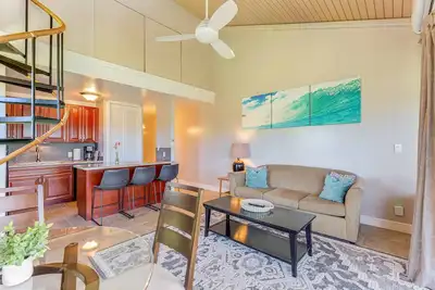 Image de La vie de villégiature à son meilleur vous attend dans cette spacieuse chambre avec un loft