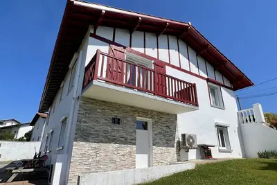 Image de Maison T3 à Ustaritz avec Terrasse et Parking