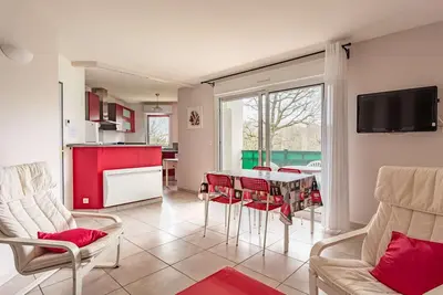 Image de Appartement Moderne avec Terrasse – 700m des Commerces, St-Jean-de-Luz