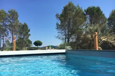 Image de Villaparadise83. . . une superbe villa avec piscine