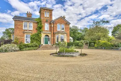 Image de 27 personnes - Milton House: Grand Country Residence