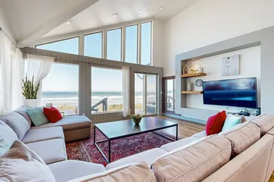 Image de Maison en bord de mer nouvellement construite avec une vue incroyable, climatisation et accès à la plage, 2 chiens Ok!