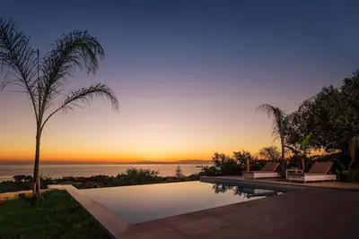 Image de CasAelia - Vue sur la mer, beaux levers et couchers de soleil.