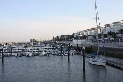 Image de Vie de quartier à côté du Parque das Nações Marina / Expo, Lisbonne