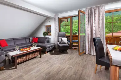 Image de Ferienwohnung Hochstaufen (92 m²) im Dg, 2 Schlafzimmer, Wohnzimmer, Küche extra, Bad/Wc, Balkon