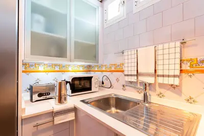 Image de Wonderful Townhouse with Centric Location. Tetuán Marbella