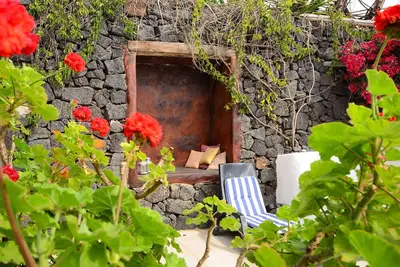 Image de Maison rustique dans un endroit magnifique avec Wi-Fi, patio et jardin ; animaux admis